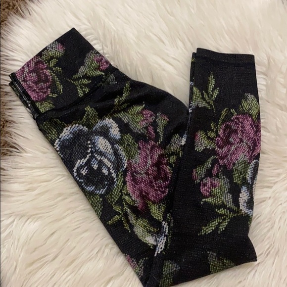 Lululemon garden party pants - Picture 1 of 3